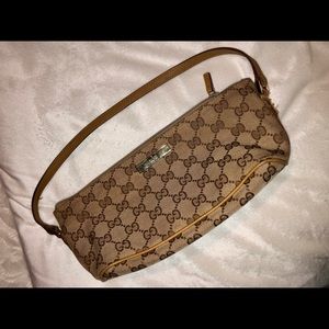 Gucci GG Canvas "Boat Pochette" Shoulder Bag Tan✨